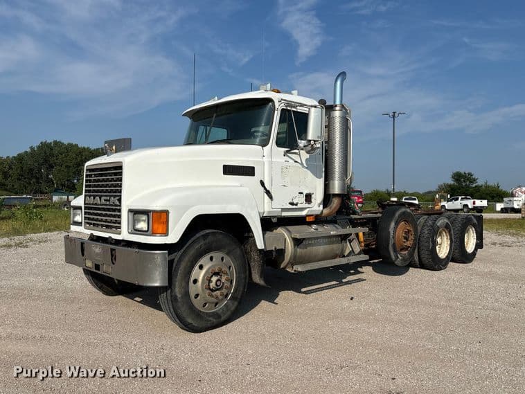 Image of Mack CH613 Primary image