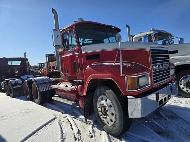 Image of Mack CH613 equipment image 2
