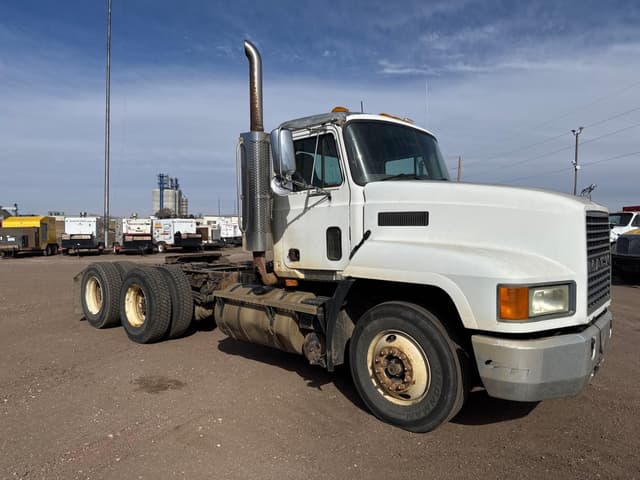 Image of Mack CH613 equipment image 1