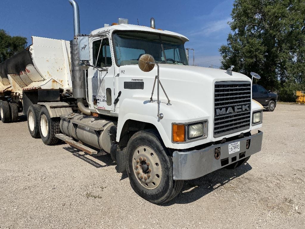 Main image Mack CH613