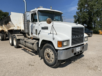 Main image Mack CH613