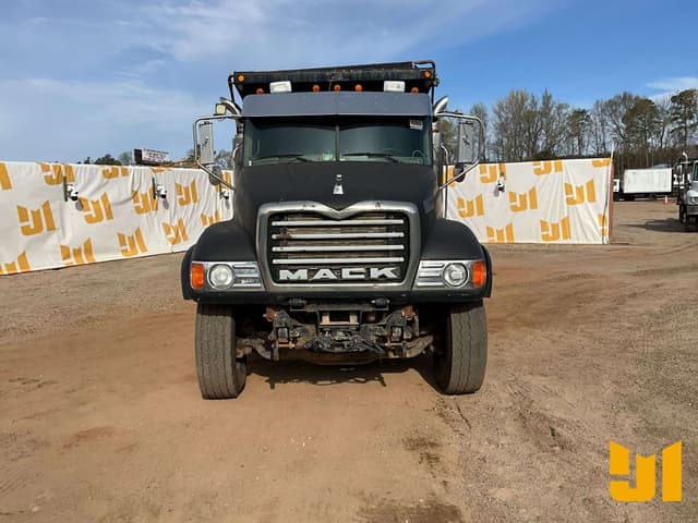 Image of Mack Granite equipment image 1