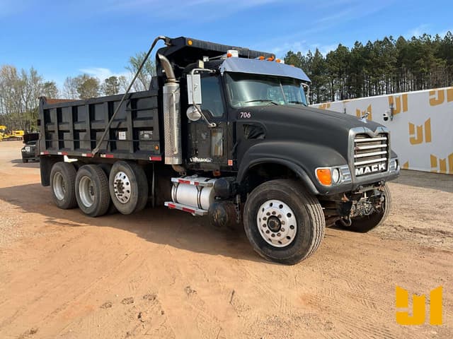 Image of Mack Granite equipment image 2