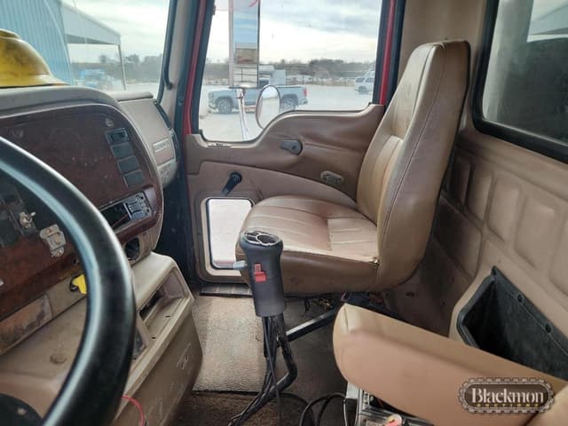 Image of Mack CV713 equipment image 2