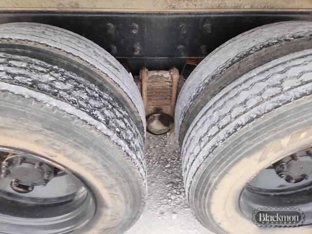 Image of Mack CV713 equipment image 4