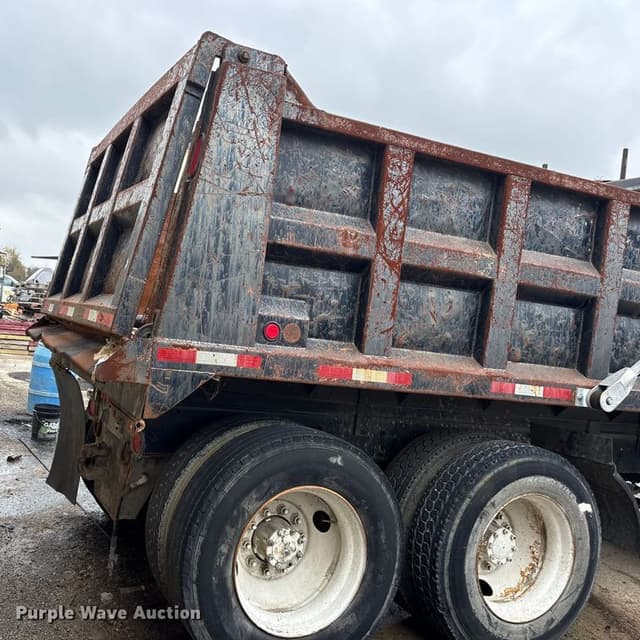 Image of Mack CV713 equipment image 4