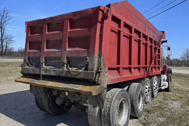 Image of Mack CV713 equipment image 1