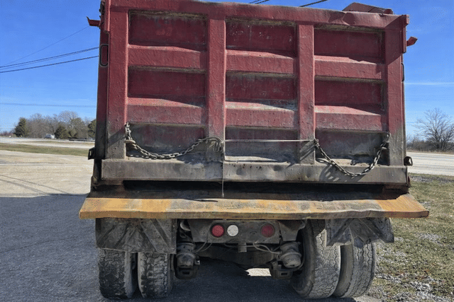 Image of Mack CV713 equipment image 2