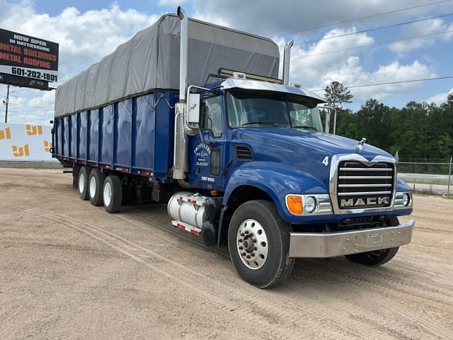 Image of Mack CV713 equipment image 2