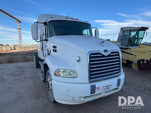 Image of Mack CX613 equipment image 3