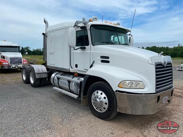 Image of Mack CX613 equipment image 3
