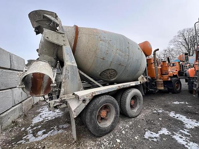 Image of Mack DM690S equipment image 3