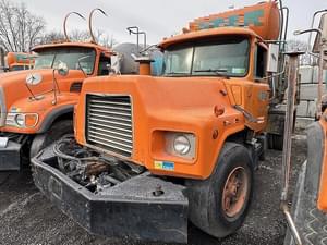 2003 Mack DM690S Image