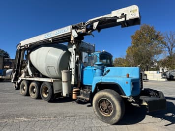Main image Mack DM690S