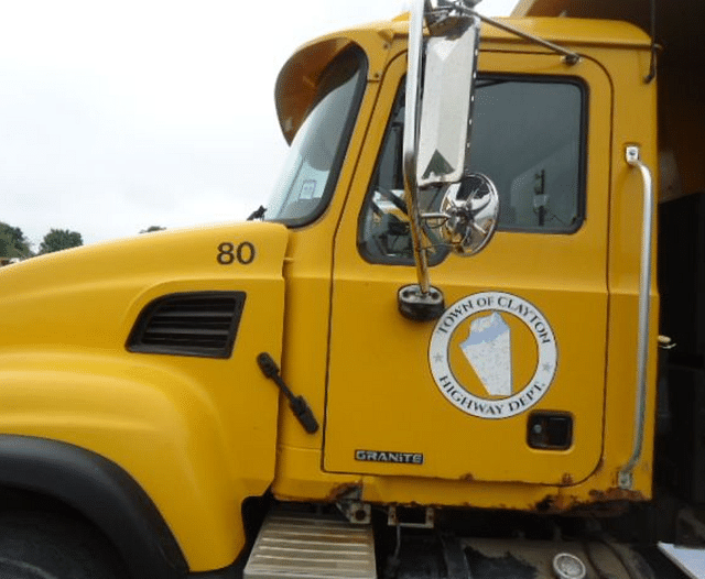 Image of Mack Granite equipment image 3