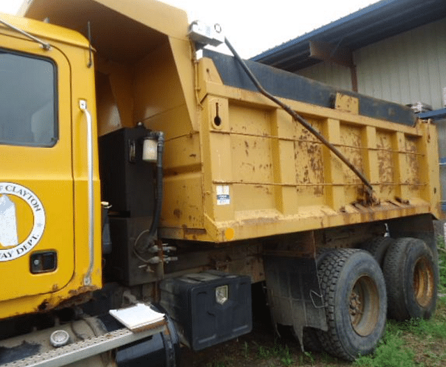 Image of Mack Granite equipment image 4