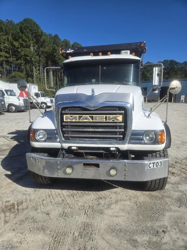 Image of Mack Granite CV713 equipment image 1