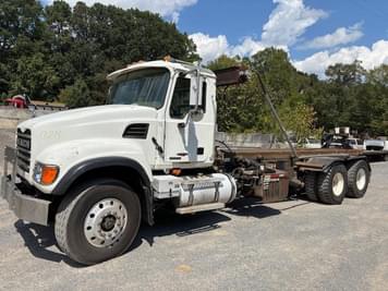 Main image Mack Granite CV713