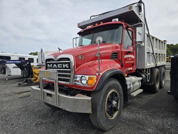 Main image Mack CV713