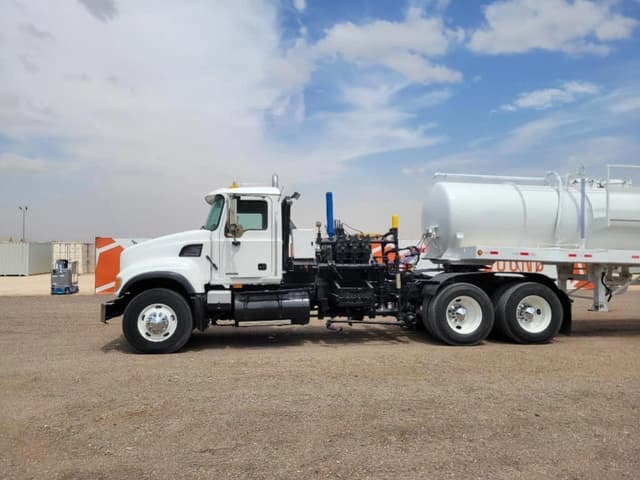 Image of Mack Granite CV713 equipment image 1