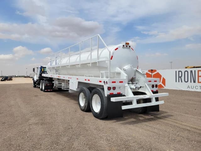 Image of Mack Granite CV713 equipment image 4