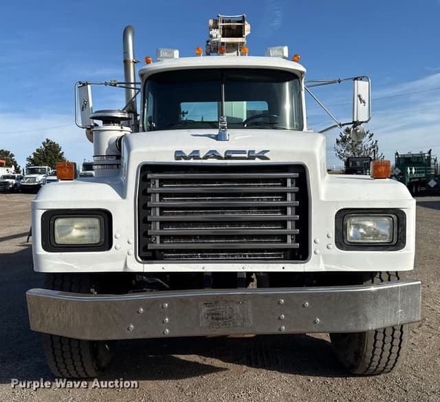 Image of Mack RD688S equipment image 1