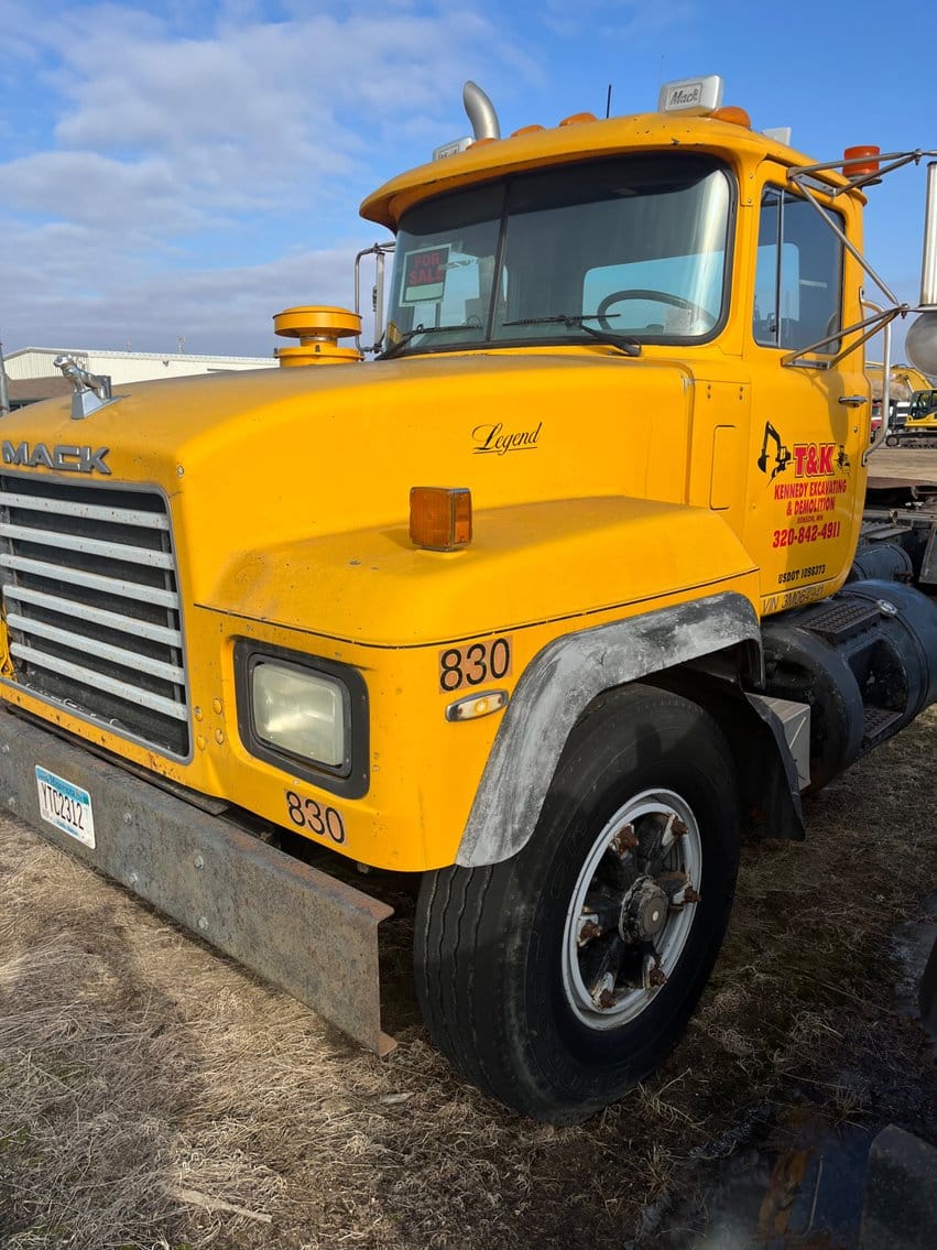 2003 Mack RD688S Equipment Image0