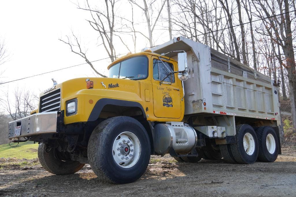 Main image Mack RD688S