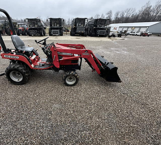 Image of Massey Ferguson GC2300 equipment image 1