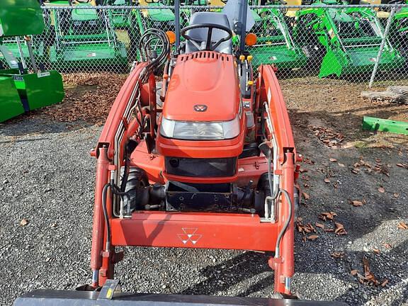 Image of Massey Ferguson GC2300 equipment image 1