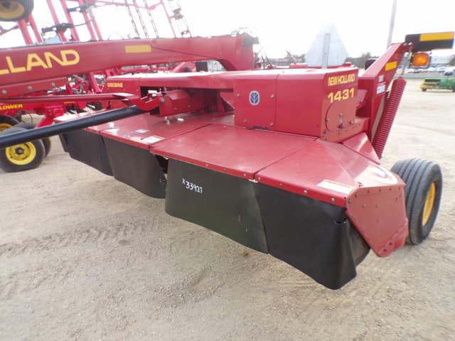 Image of New Holland 1431 equipment image 3