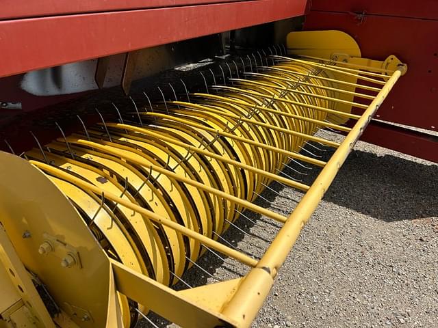 Image of New Holland 575 equipment image 2
