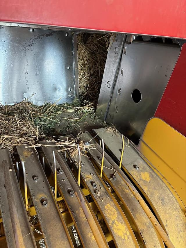 Image of New Holland 580 equipment image 4