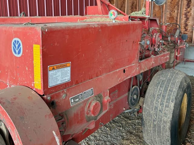 Image of New Holland 580 equipment image 2