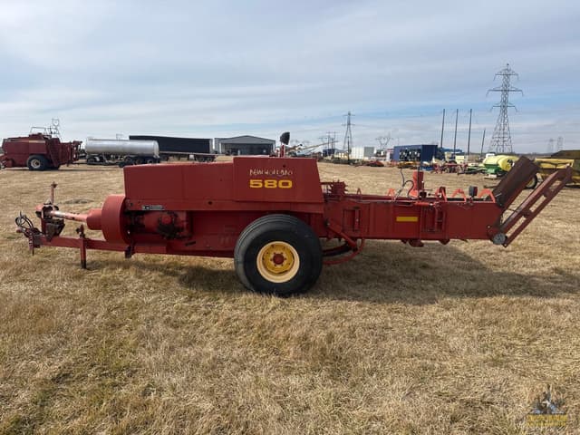 Image of New Holland 580 equipment image 3