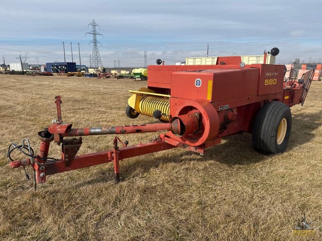 Image of New Holland 580 equipment image 2
