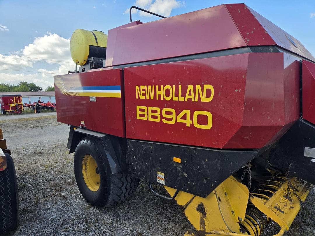 Image of New Holland BB940 Primary image