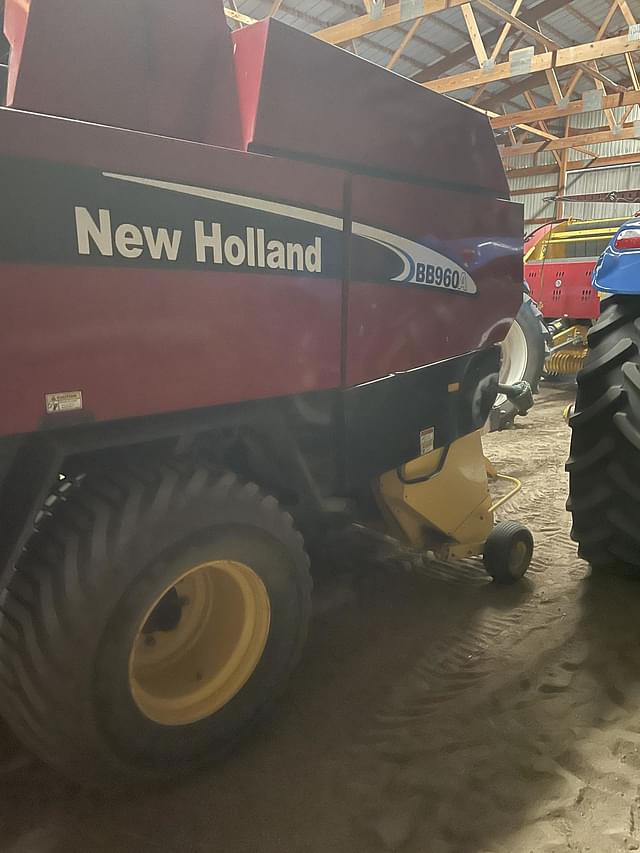 Image of New Holland BB960A equipment image 1