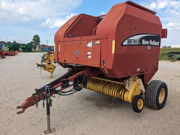 Main image New Holland BR740