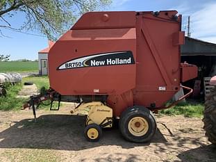 2003 New Holland BR750 Equipment Image0