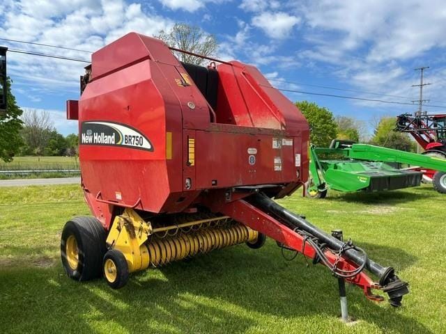2003 New Holland BR750 Equipment Image0
