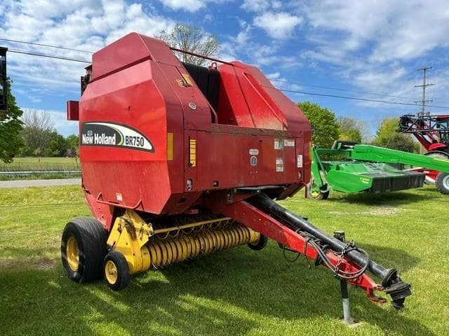 Image of New Holland BR750 Primary image