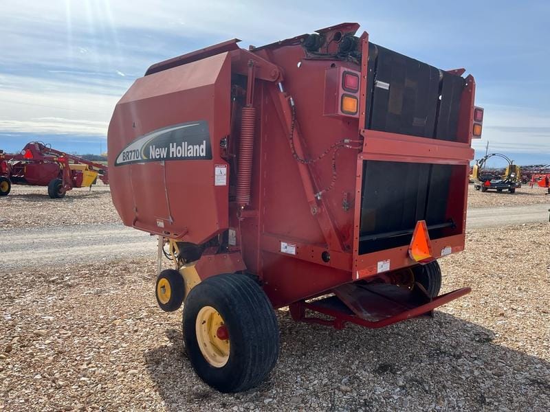 2003 New Holland BR770 Equipment Image0