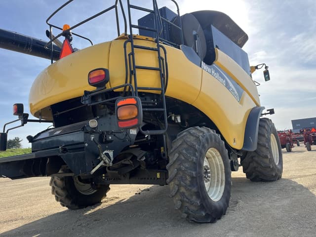 Image of New Holland CR940 equipment image 3