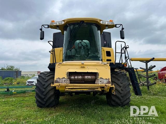 Image of New Holland CR940 equipment image 2