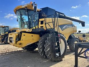 2003 New Holland CR960 Equipment Image0