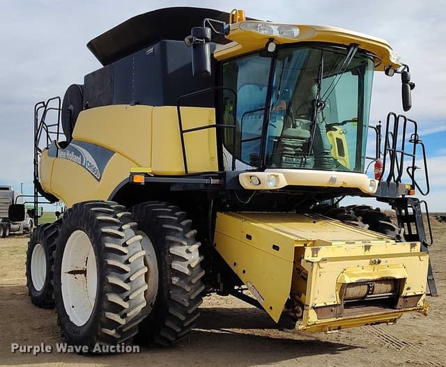Image of New Holland CR960 equipment image 2