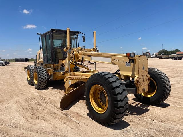 Image of New Holland G200 equipment image 2