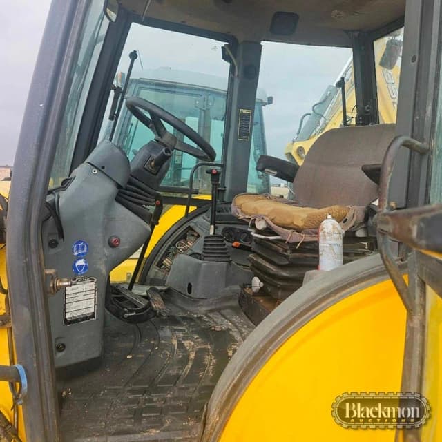 Image of New Holland LB75B equipment image 2
