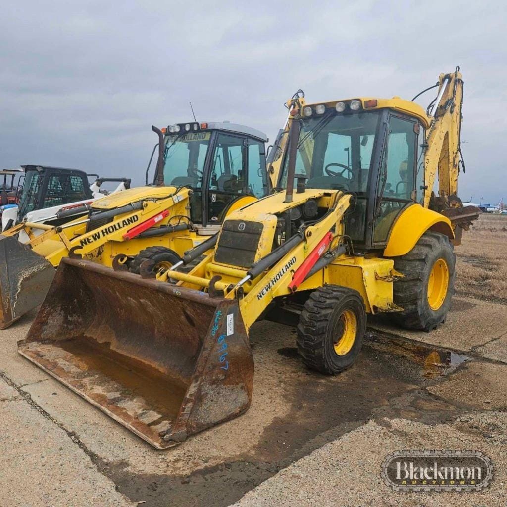 2003 New Holland LB75B Equipment Image0